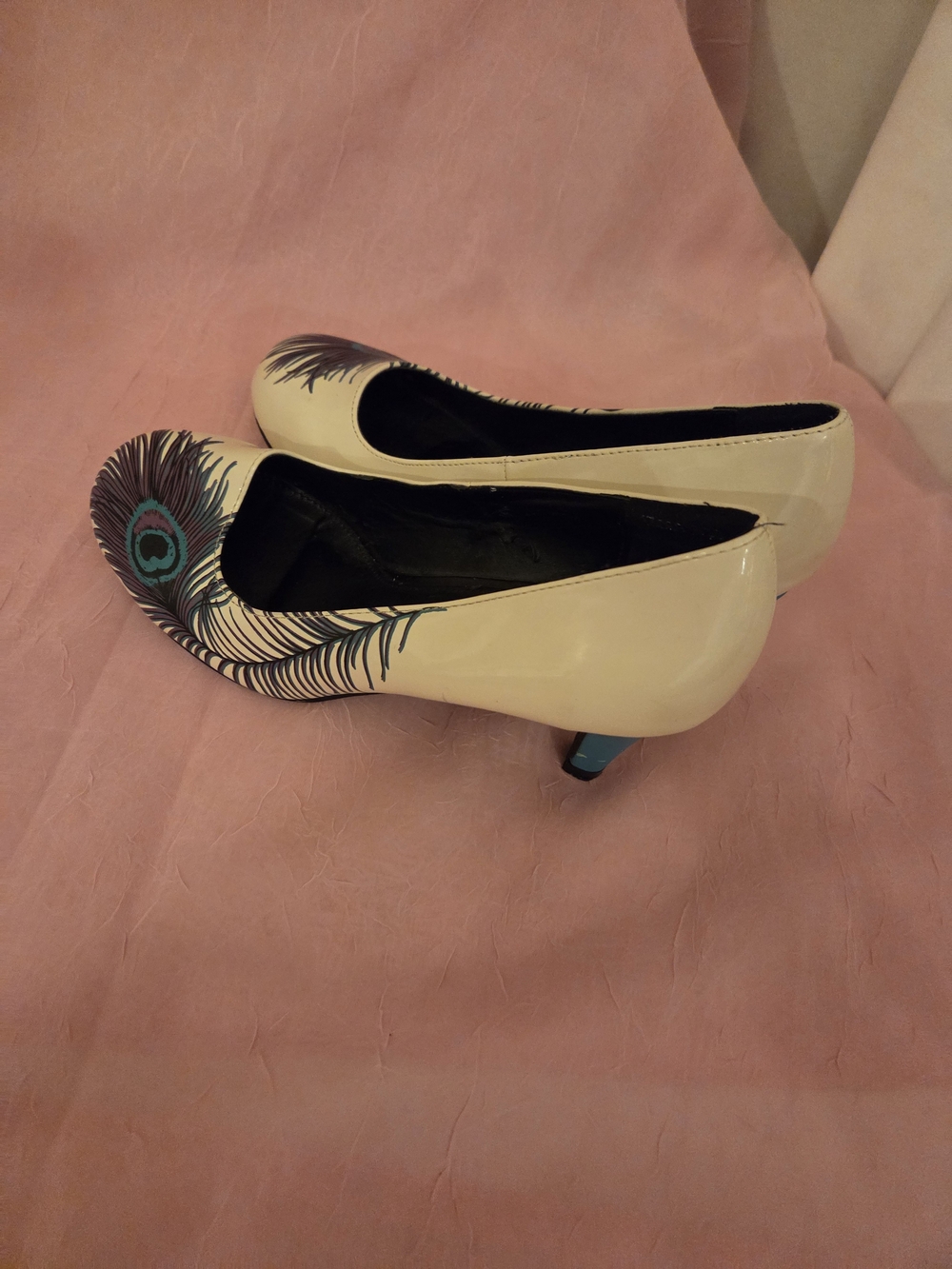 T.U.K Cream Pumps with Peacock Feather Design Vintage Women's Turquoise Heels - Picture 2 of 14